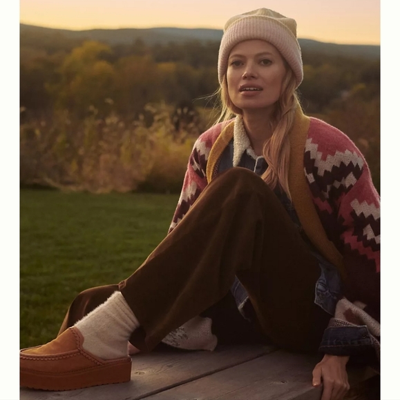 Anthropologie Reversible Beanie - tan/pink main image 5